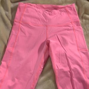 Size L bright pink Victoria Secret Sport leggings 7/8 length.